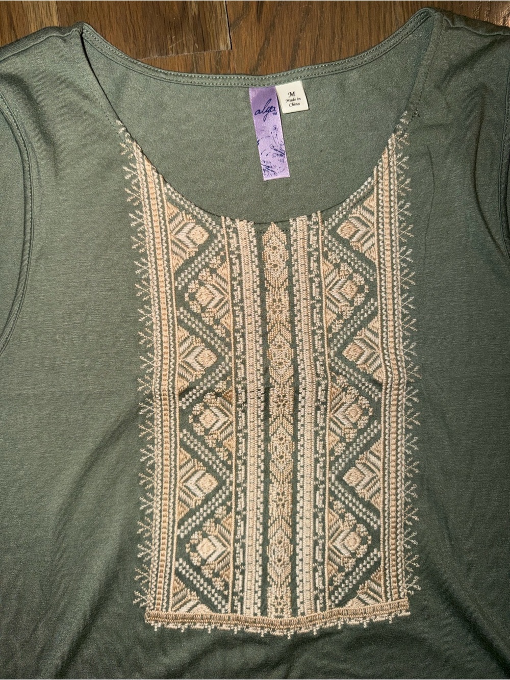 Alya Boutiqie Sleeveless Embroidered Panel Tank Top - Sage olive green Sz Medium - Picture 2 of 2